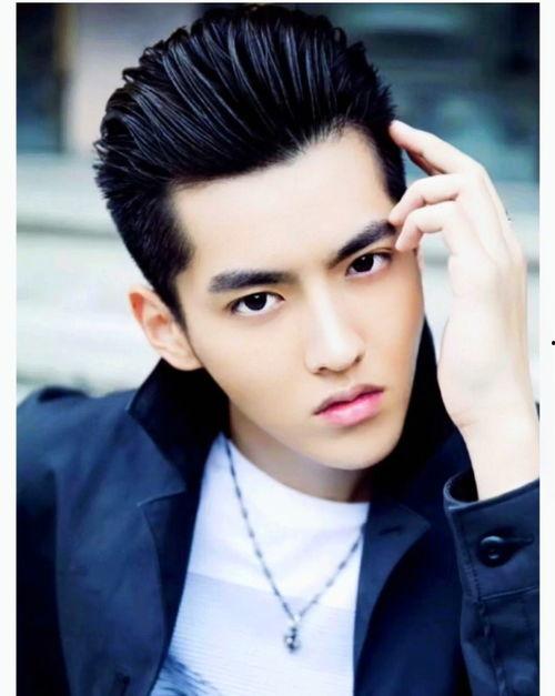 明星照片吴亦凡,光影交错，魅力四溢的娱乐圈巨星