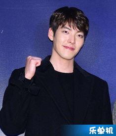 鼻咽癌明星,勇敢面对病魔，传递生命力量