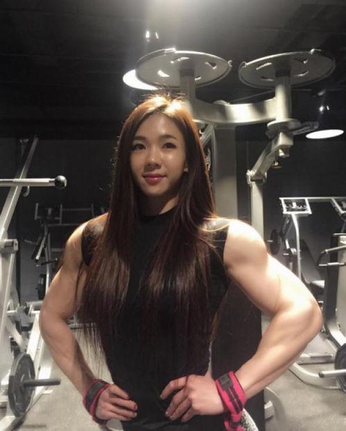 头条有金刚芭比称号,健身女神的蜕变之路