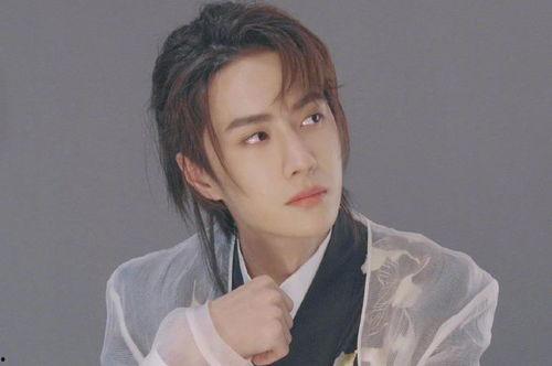 明星有哪些利益,揭秘娱乐圈背后的经济链条